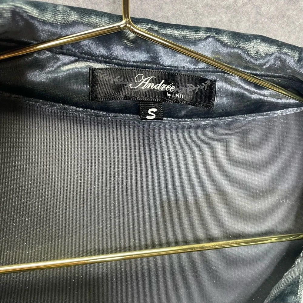 ANDREE BY UNIT Black Velvet Top - Picture 3 of 6